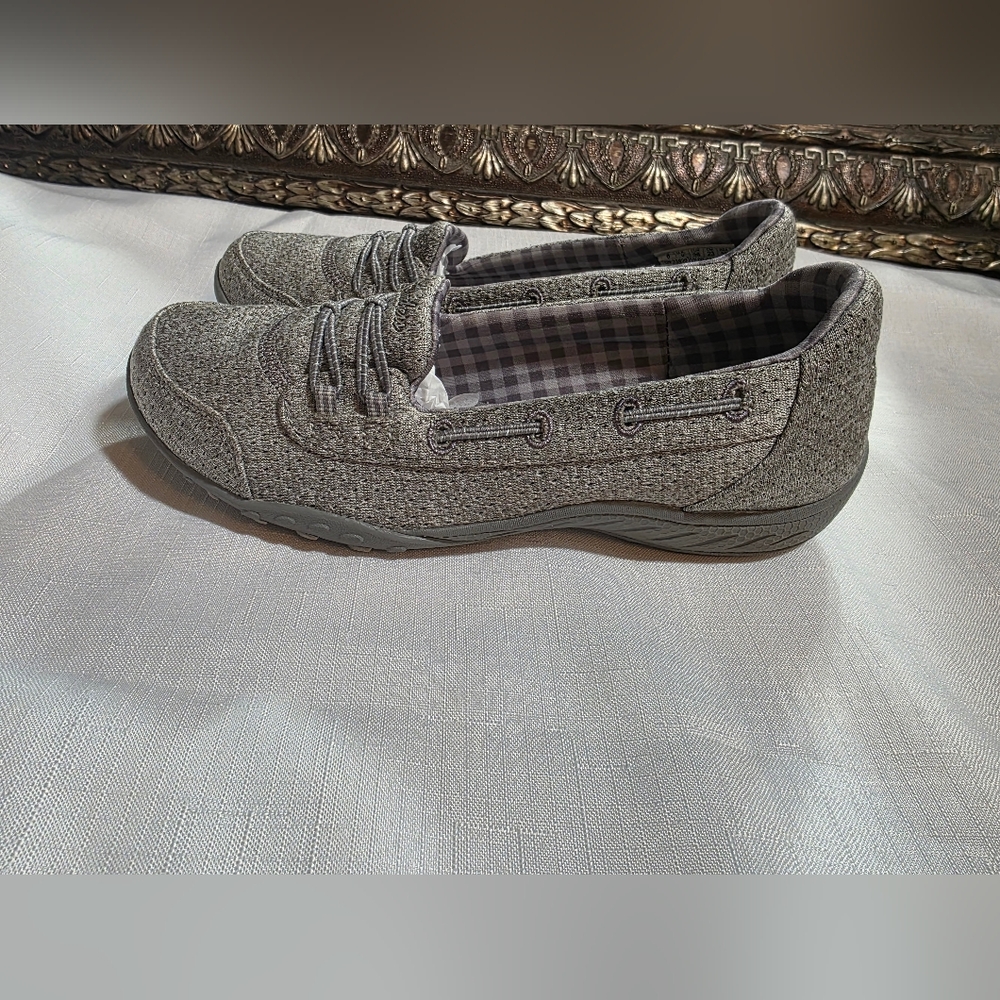 Skechers Gray Relaxed Fit Slip-Ons.  Sz 6